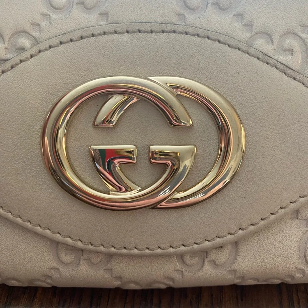 GUCCI wallet. Very gently used - Picture 2 of 9
